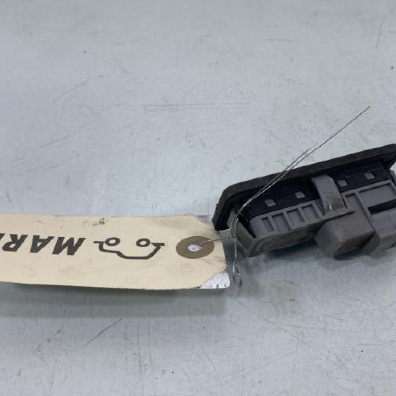 Bouton de coffre RENAULT MEGANE 4 Photo n°3