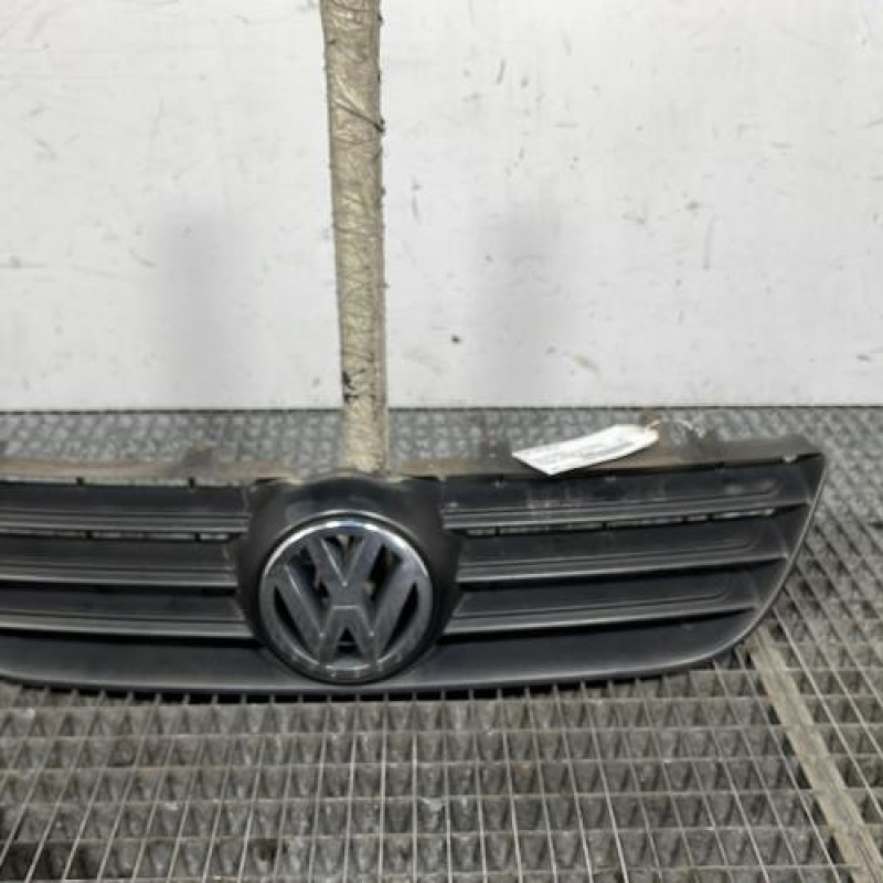 Calandre VOLKSWAGEN POLO 4 Photo n°1