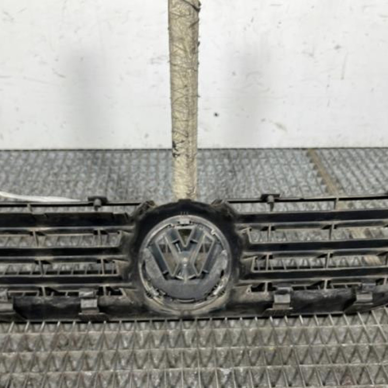 Calandre VOLKSWAGEN POLO 4 Photo n°4