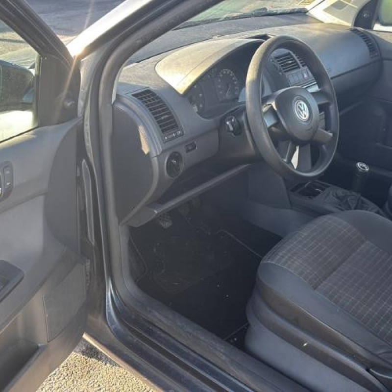 Malle/Hayon arriere VOLKSWAGEN POLO 4 Photo n°20