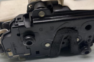 Serrure avant droit VOLKSWAGEN POLO 4