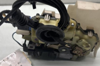 Serrure avant droit VOLKSWAGEN POLO 4