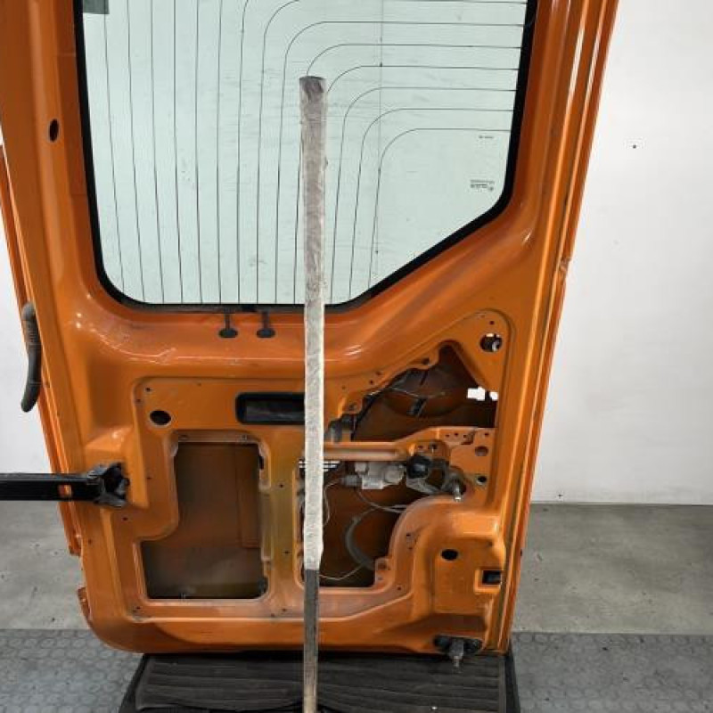 Porte de coffre droit RENAULT MASTER 3 Photo n°9