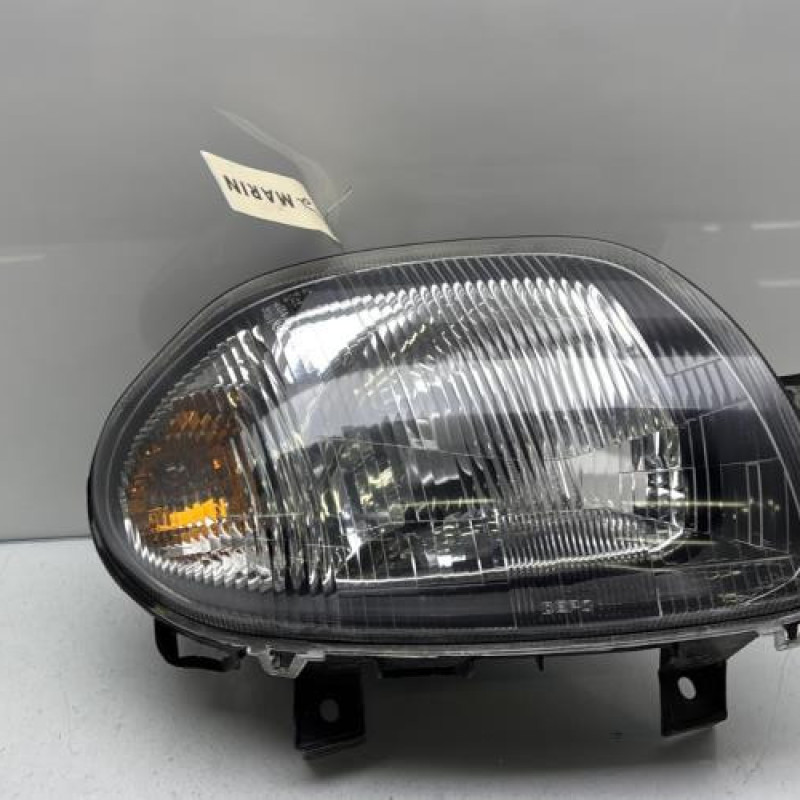 Optique avant principal droit (feux)(phare) RENAULT CLIO 2 Photo n°1