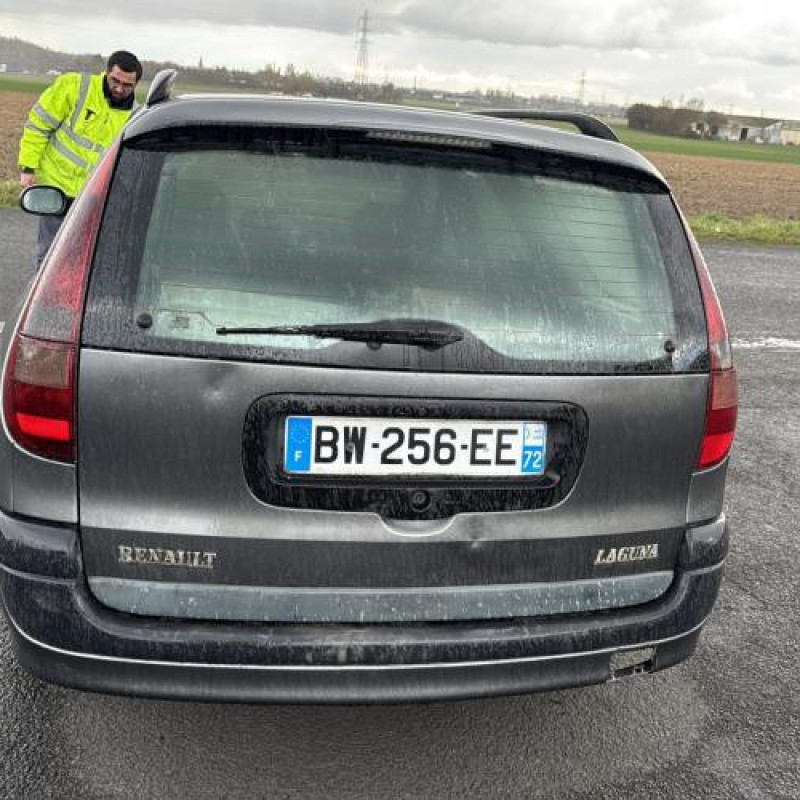 Feu arriere stop central RENAULT LAGUNA 1 Photo n°8