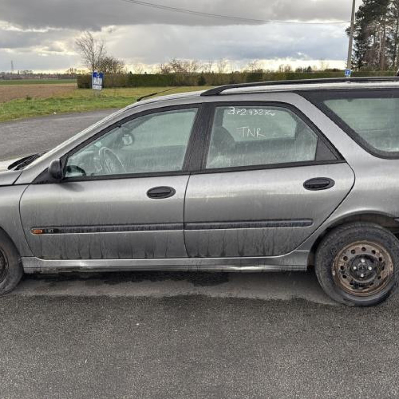 Feu arriere stop central RENAULT LAGUNA 1 Photo n°9