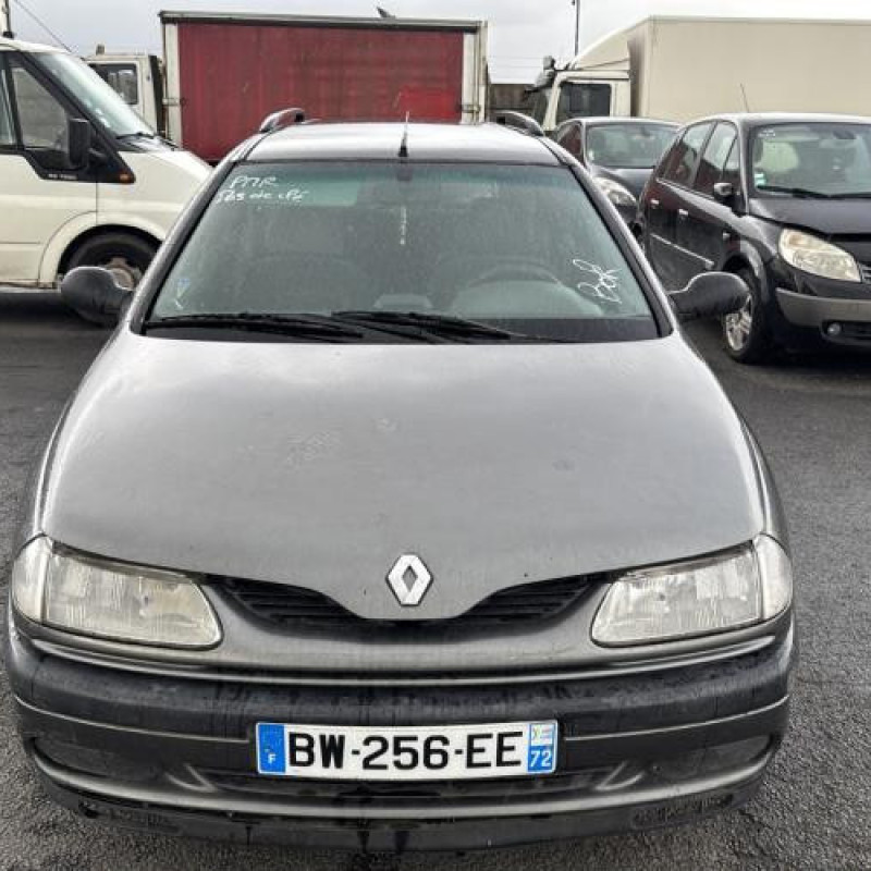 Feu arriere stop central RENAULT LAGUNA 1 Photo n°11