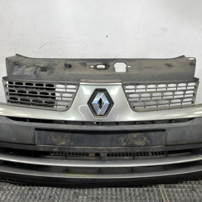 Pare choc avant RENAULT CLIO 2 Photo n°1