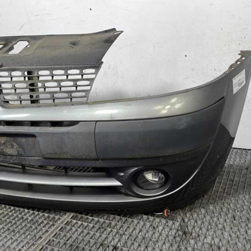 Pare choc avant RENAULT CLIO 2 Photo n°3