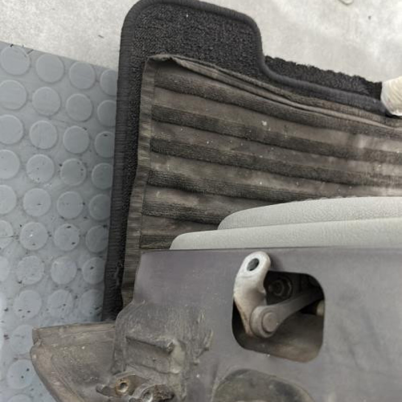 Porte arriere gauche RENAULT CLIO 2 Photo n°5