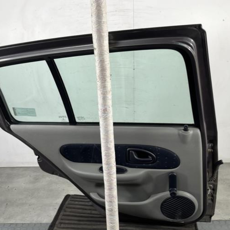 Porte arriere gauche RENAULT CLIO 2 Photo n°6