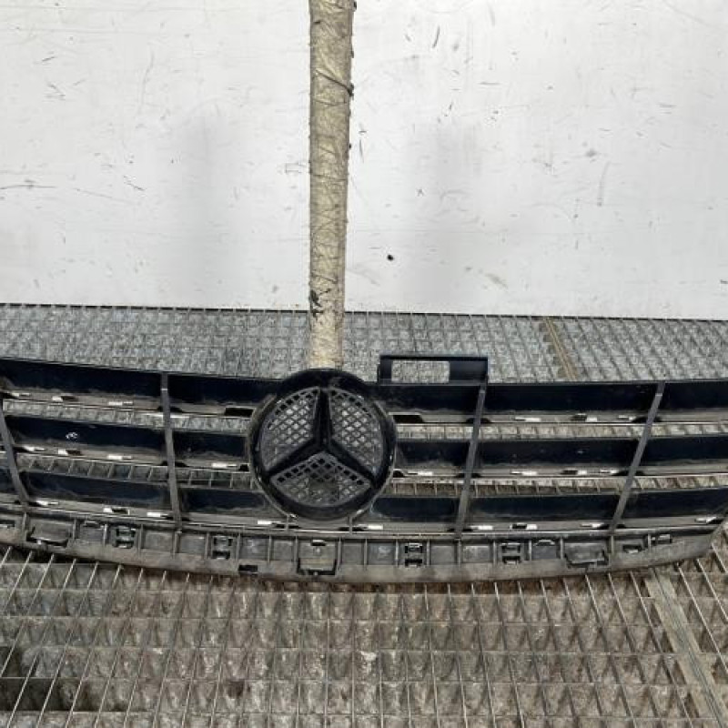 Calandre MERCEDES CLASSE A 169 Photo n°4