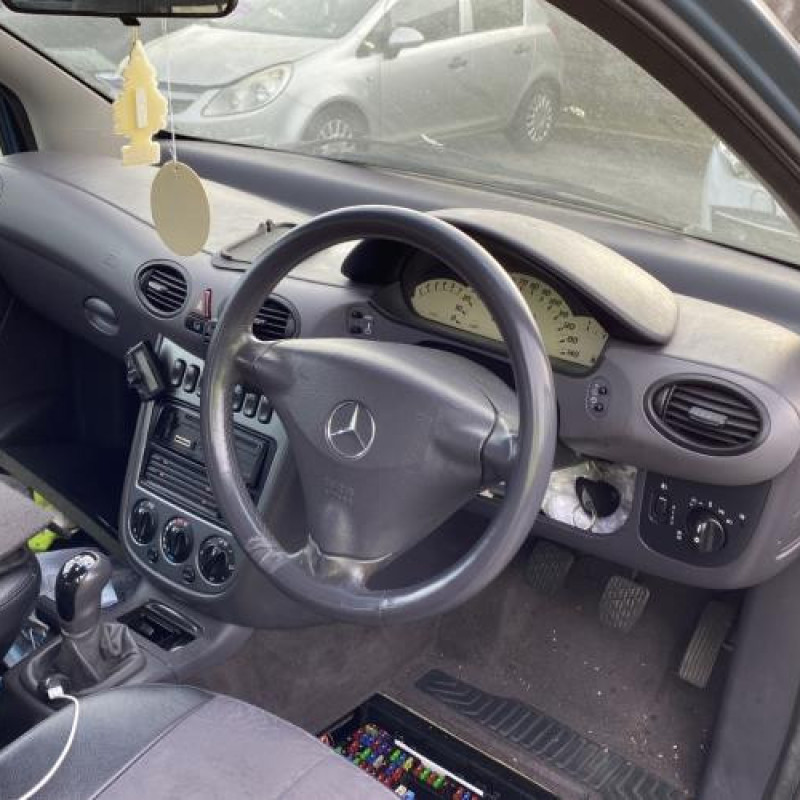 Retroviseur gauche MERCEDES CLASSE A 168 Photo n°18