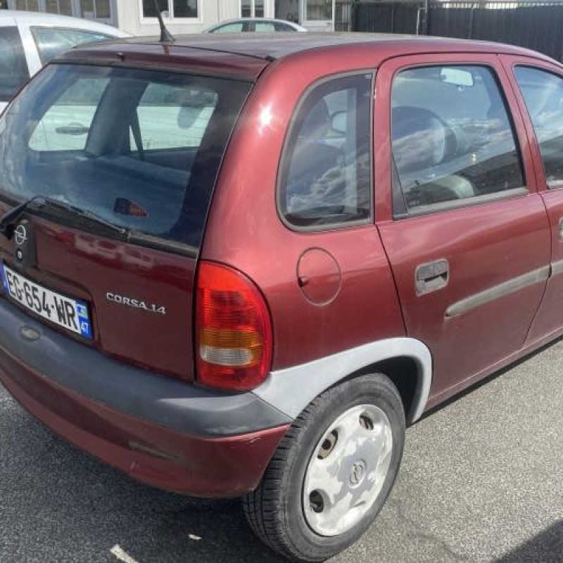 Aile avant gauche OPEL CORSA B Photo n°7