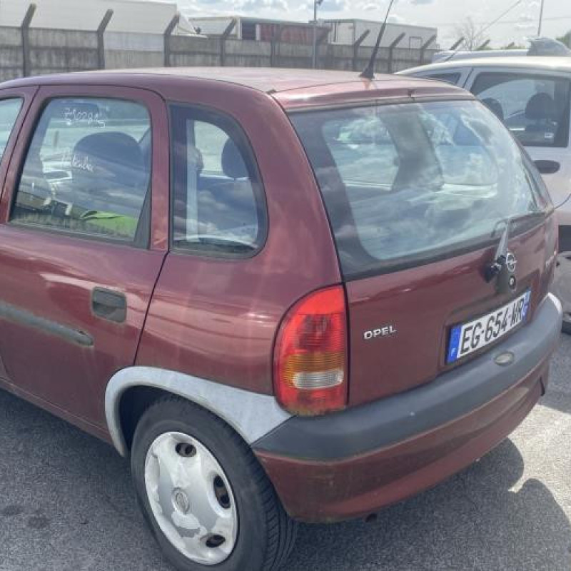 Aile avant gauche OPEL CORSA B Photo n°8