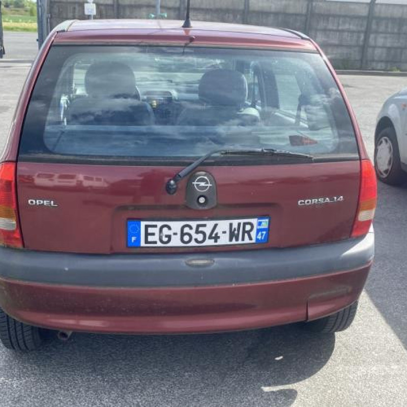 Aile avant gauche OPEL CORSA B Photo n°9