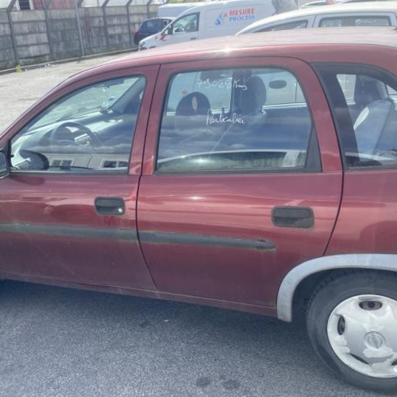 Aile avant gauche OPEL CORSA B Photo n°10