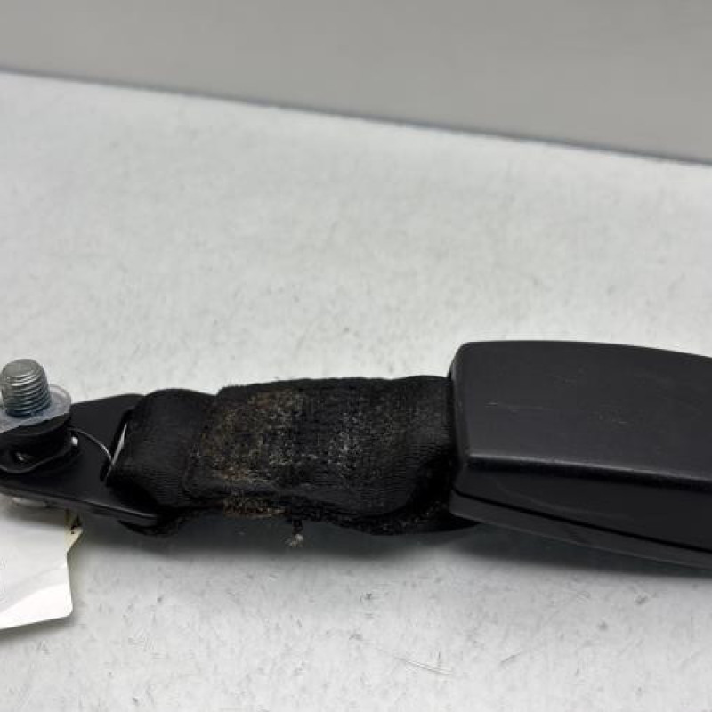Attache ceinture arriere gauche FIAT QUBO Photo n°1