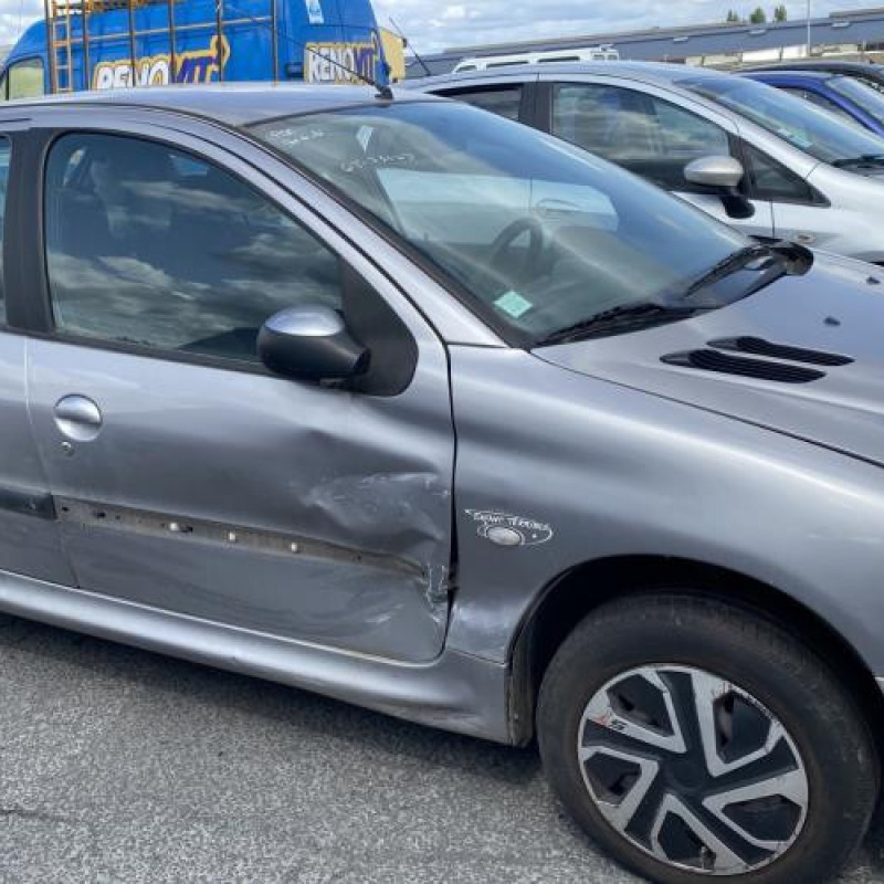Bloc ABS (freins anti-blocage) PEUGEOT 206 Photo n°10