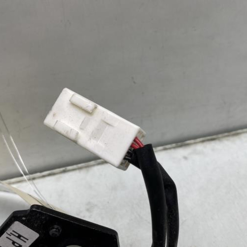 Attache ceinture arriere droit MAZDA 3 3 Photo n°4