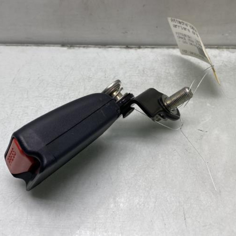 Attache ceinture arriere droit MITSUBISHI SPACE STAR 3 Photo n°2