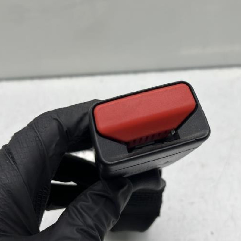 Attache ceinture arriere droit RENAULT ARKANA Photo n°4