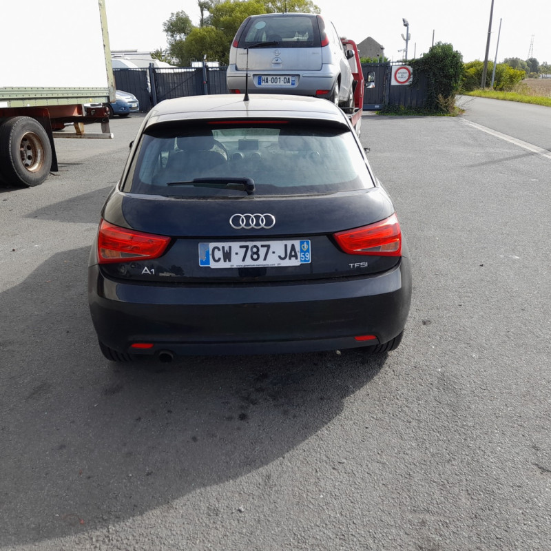AUDI A1 1 SPORTBACK PHASE 1 1.2 TFSI - 8V TURBO Photo n°9