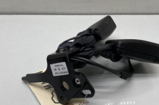 Attache ceinture arriere droit RENAULT CLIO 4