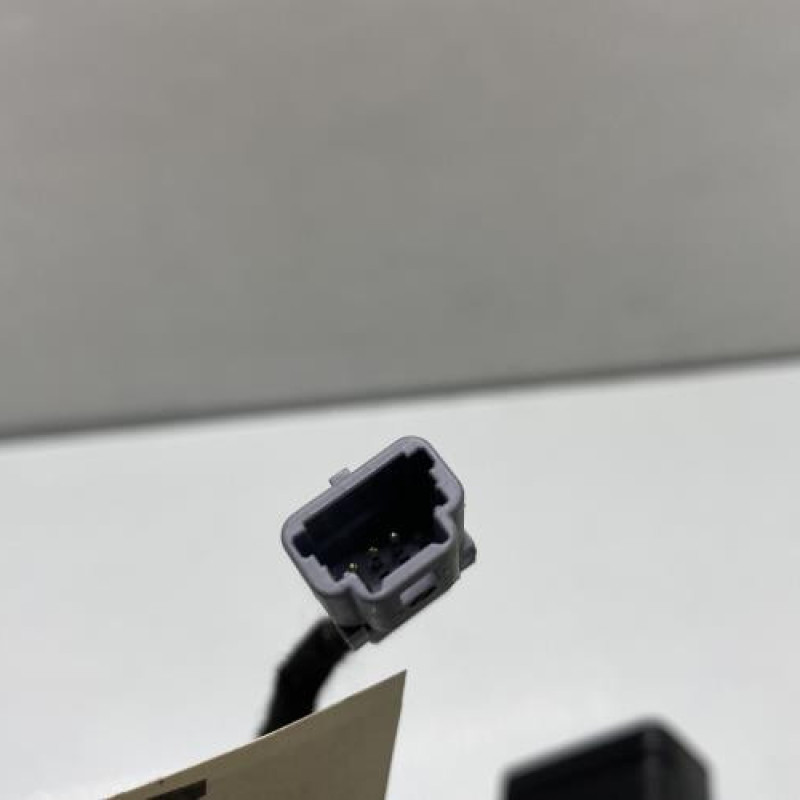 Attache ceinture arriere droit RENAULT CLIO 4 Photo n°5