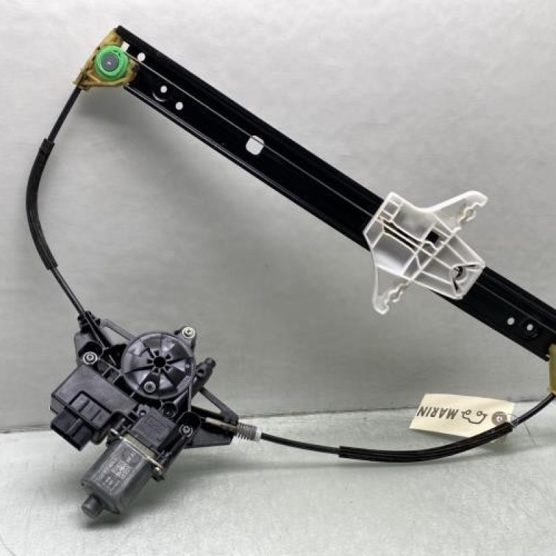 Leve vitre electrique arriere droit SKODA OCTAVIA 4 Photo n°1