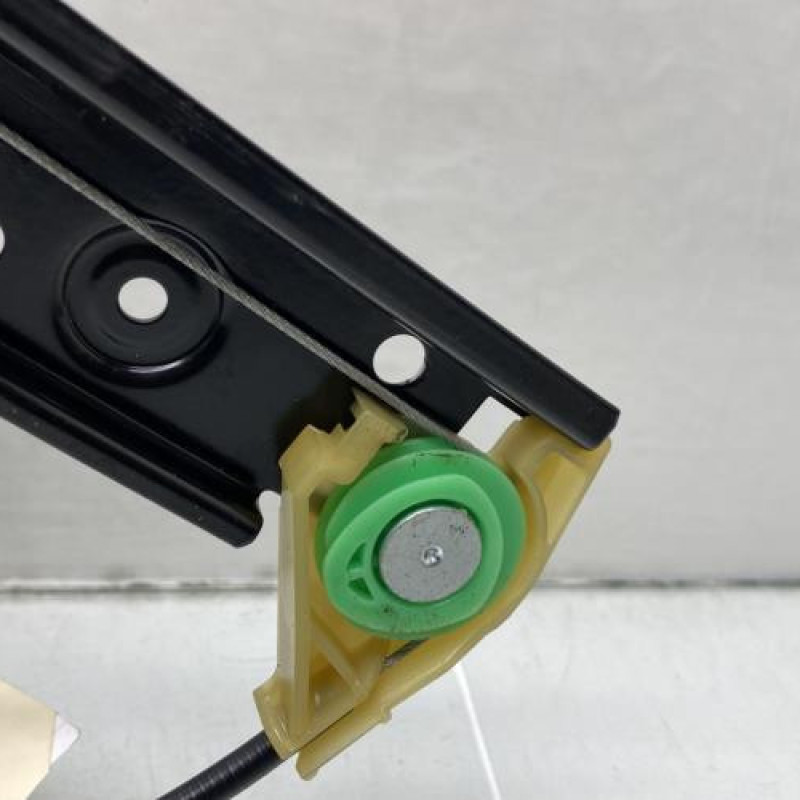 Leve vitre electrique arriere droit SKODA OCTAVIA 4 Photo n°3