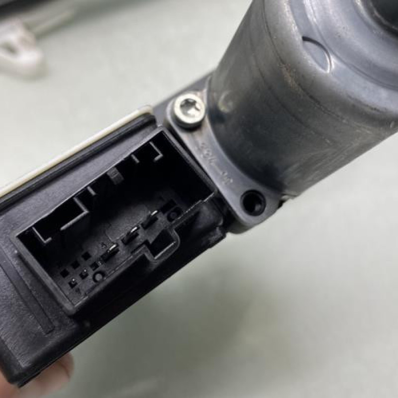 Leve vitre electrique arriere gauche SKODA OCTAVIA 4 Photo n°6