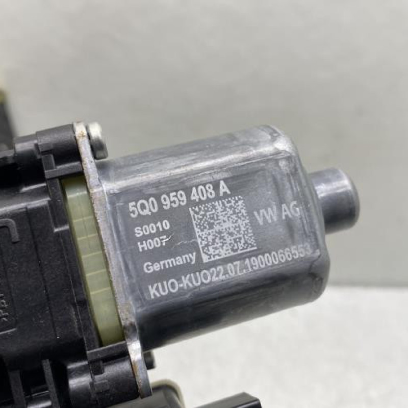 Leve vitre electrique arriere droit SKODA OCTAVIA 3 Photo n°4
