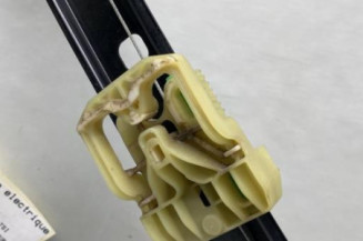 Leve vitre electrique avant droit SKODA OCTAVIA 3