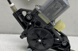 Leve vitre electrique avant droit SKODA OCTAVIA 3