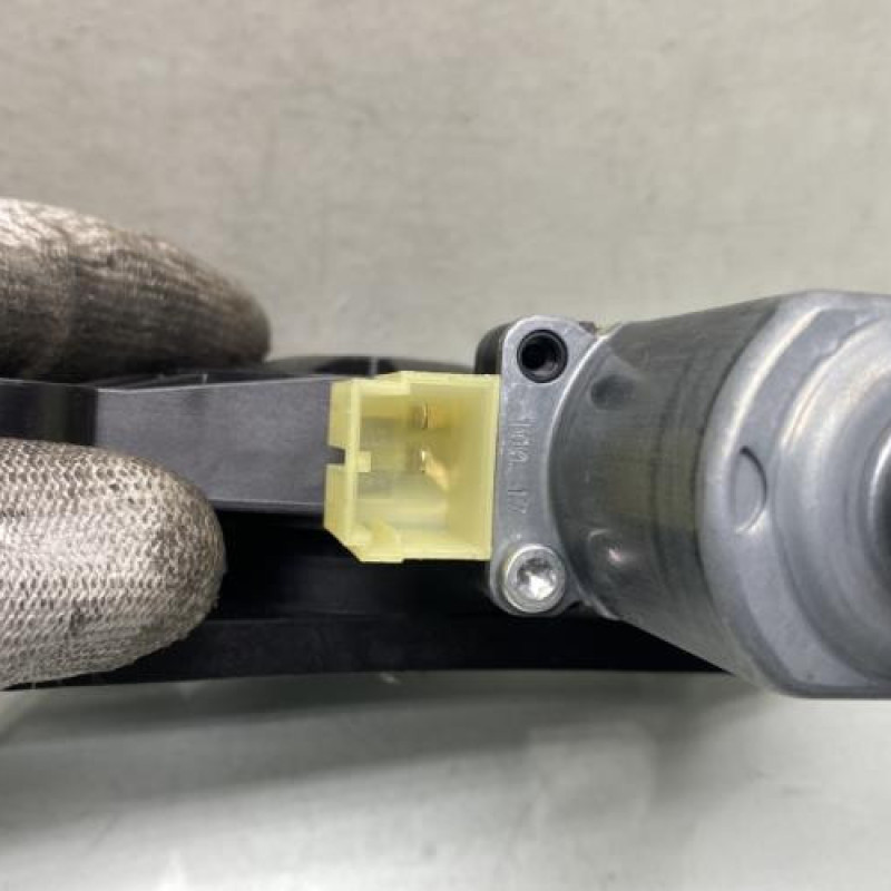 Leve vitre electrique arriere droit AUDI A4 4 Photo n°3