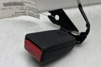Attache ceinture arriere gauche MAZDA 3 3 Photo n°1