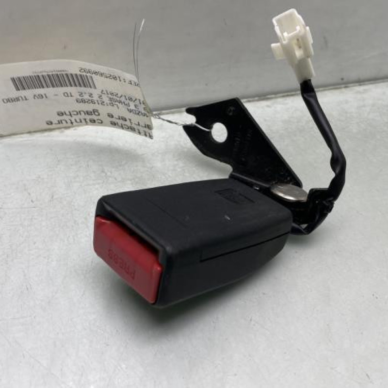 Attache ceinture arriere gauche MAZDA 3 3 Photo n°1