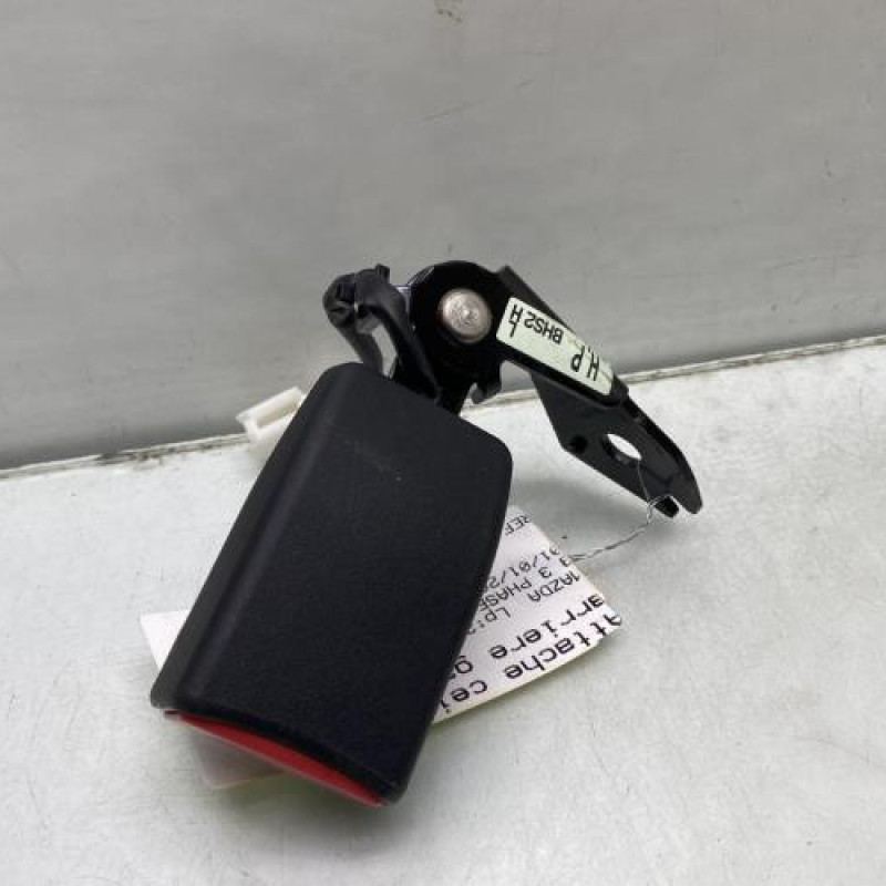 Attache ceinture arriere gauche MAZDA 3 3 Photo n°3