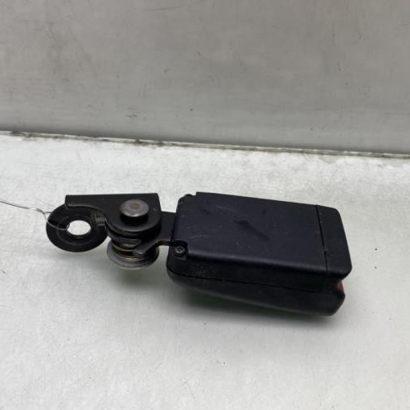 Attache ceinture arriere gauche MITSUBISHI SPACE STAR 3 Photo n°4