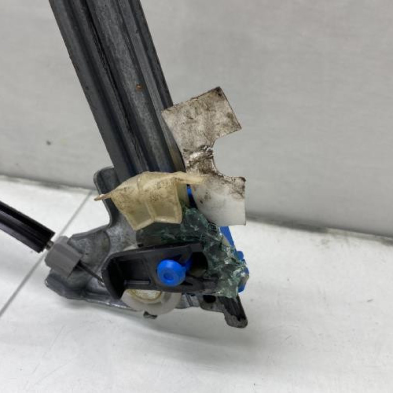 Leve vitre electrique avant droit RENAULT LAGUNA 2 Photo n°3