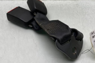 Attache ceinture arriere gauche PEUGEOT 205