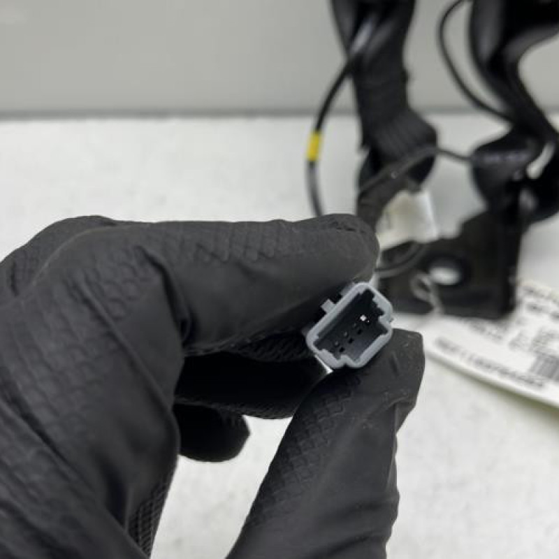 Attache ceinture arriere gauche RENAULT ARKANA Photo n°3