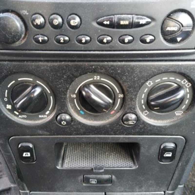 Leve vitre electrique avant droit CITROEN XSARA Photo n°17