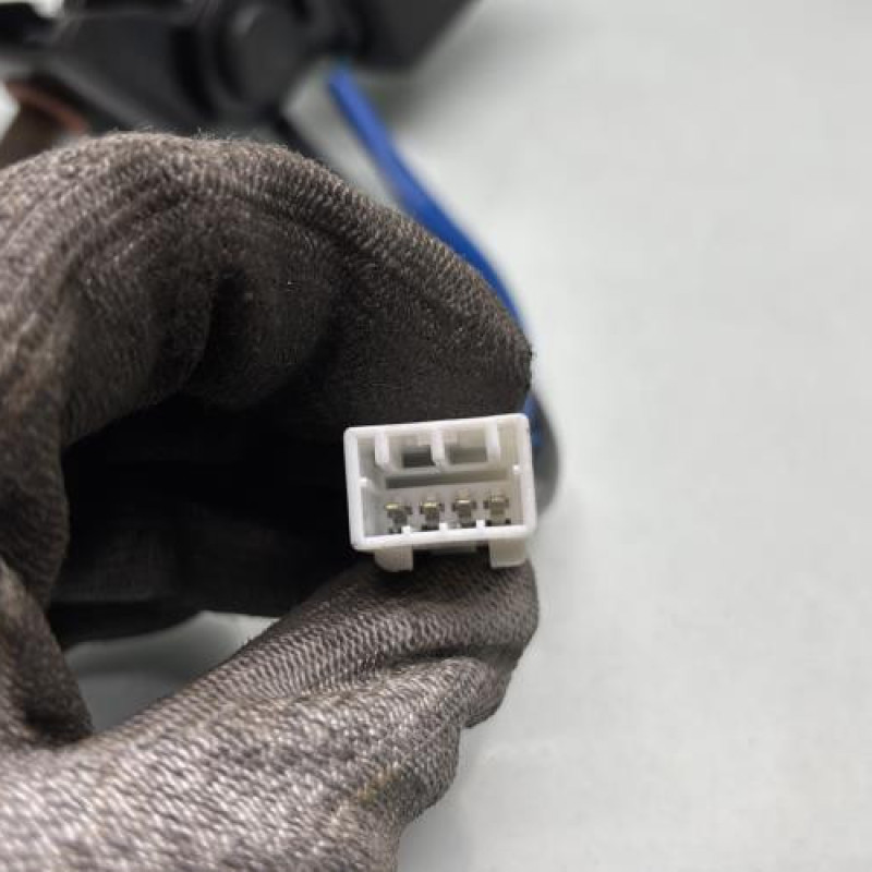 Attache ceinture arriere droit HYUNDAI I 20 1 Photo n°4