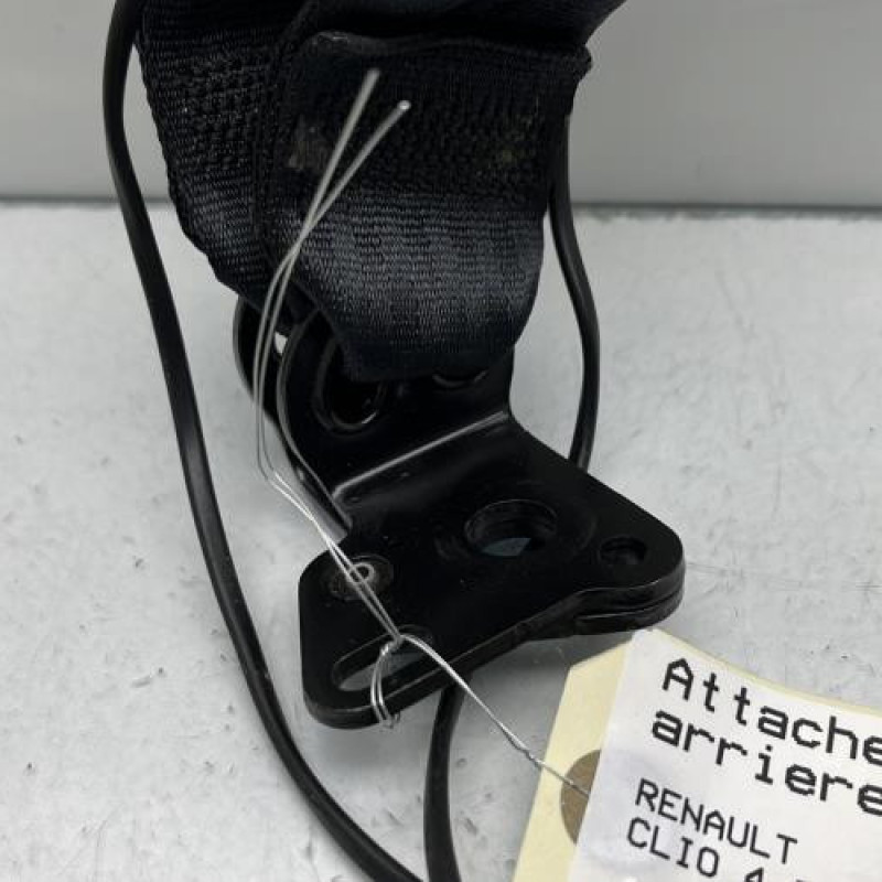 Attache ceinture arriere gauche RENAULT CLIO 4 Photo n°2