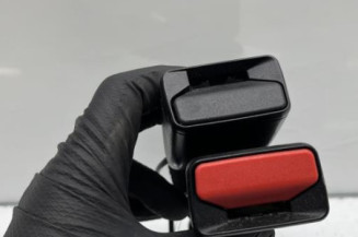 Attache ceinture arriere gauche RENAULT CLIO 4