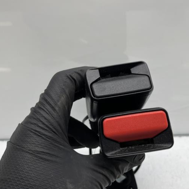 Attache ceinture arriere gauche RENAULT CLIO 4 Photo n°3