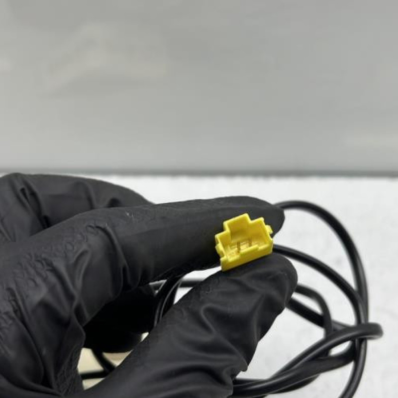 Attache ceinture avant droit MERCEDES CLASSE C 204 Photo n°3