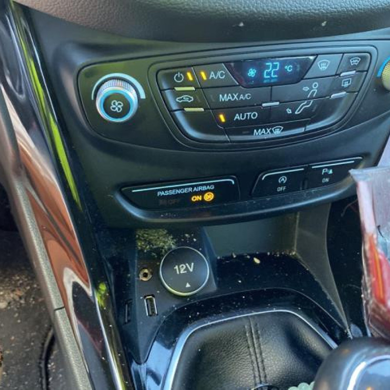 Attache ceinture arriere gauche FORD B-MAX Photo n°20